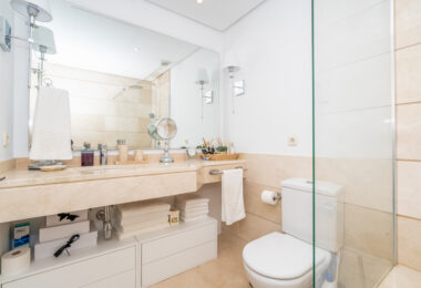 Beautiful new renovated apartment with a large garden in Alcazaba Lagoon
