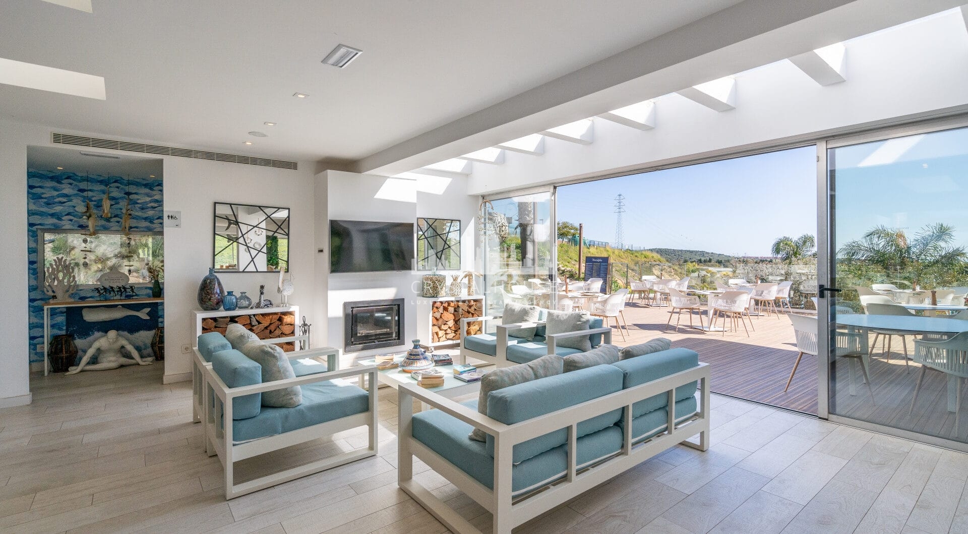 Beautiful new renovated apartment with a large garden in Alcazaba Lagoon