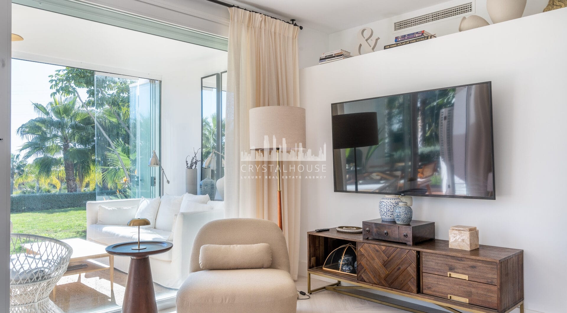 Beautiful new renovated apartment with a large garden in Alcazaba Lagoon