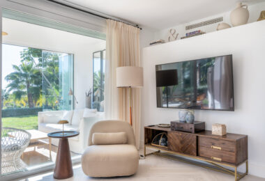 Beautiful new renovated apartment with a large garden in Alcazaba Lagoon