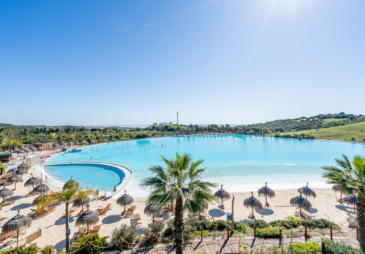 Beautiful new renovated apartment with a large garden in Alcazaba Lagoon