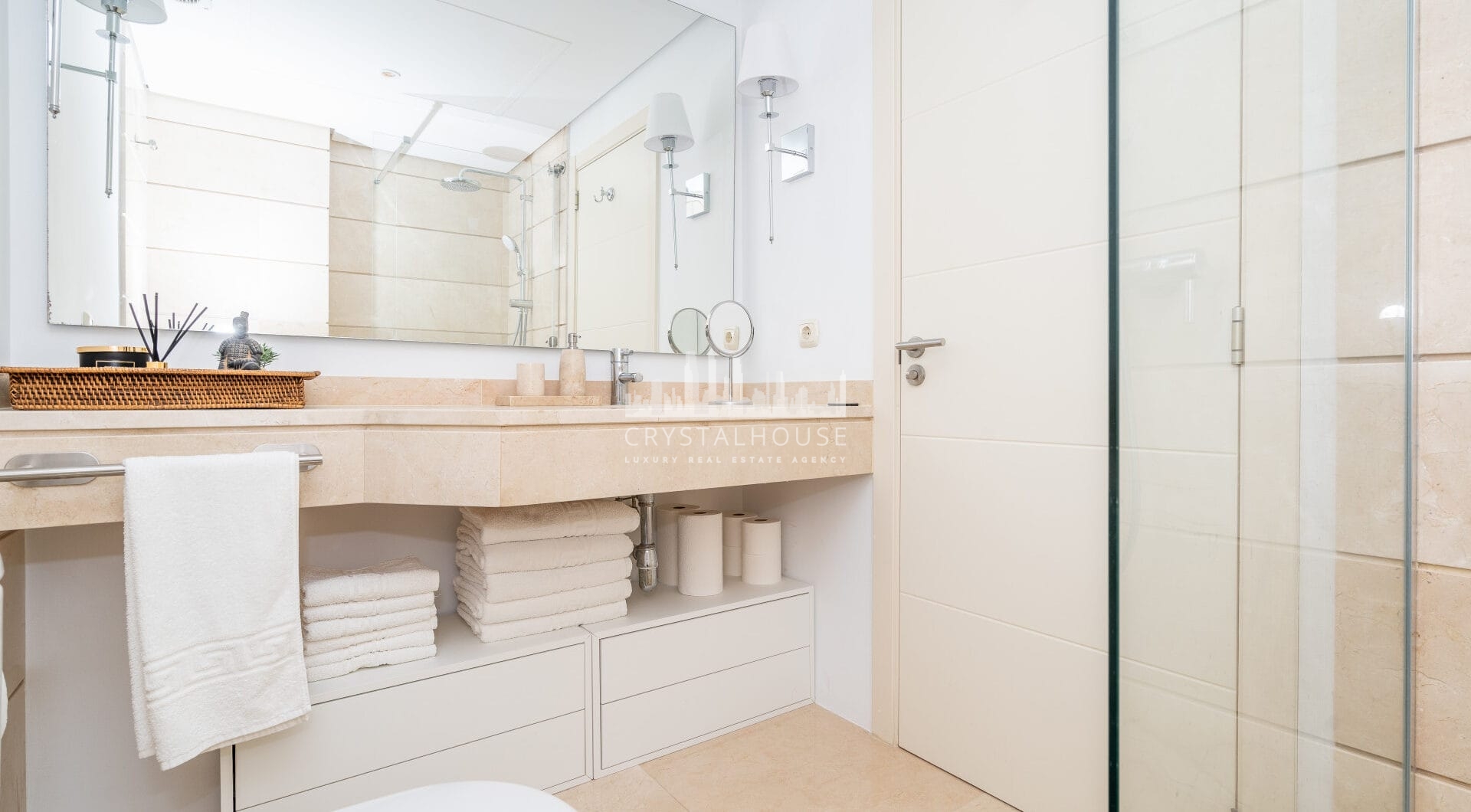 Beautiful new renovated apartment with a large garden in Alcazaba Lagoon