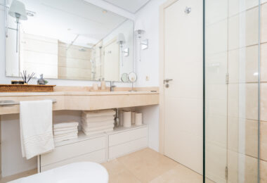 Beautiful new renovated apartment with a large garden in Alcazaba Lagoon