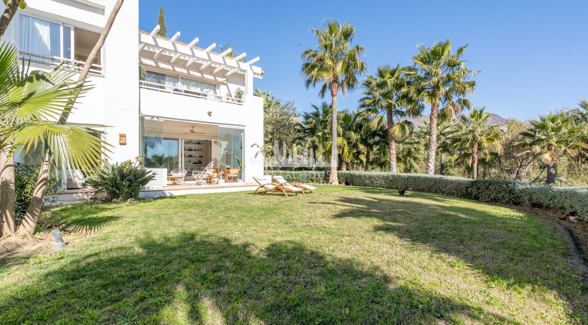Beautiful new renovated apartment with a large garden in Alcazaba Lagoon