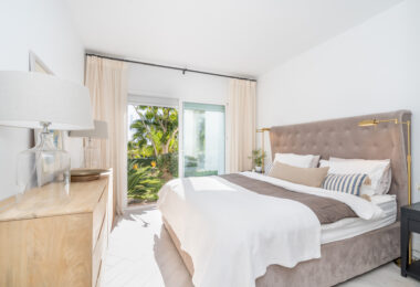Beautiful new renovated apartment with a large garden in Alcazaba Lagoon