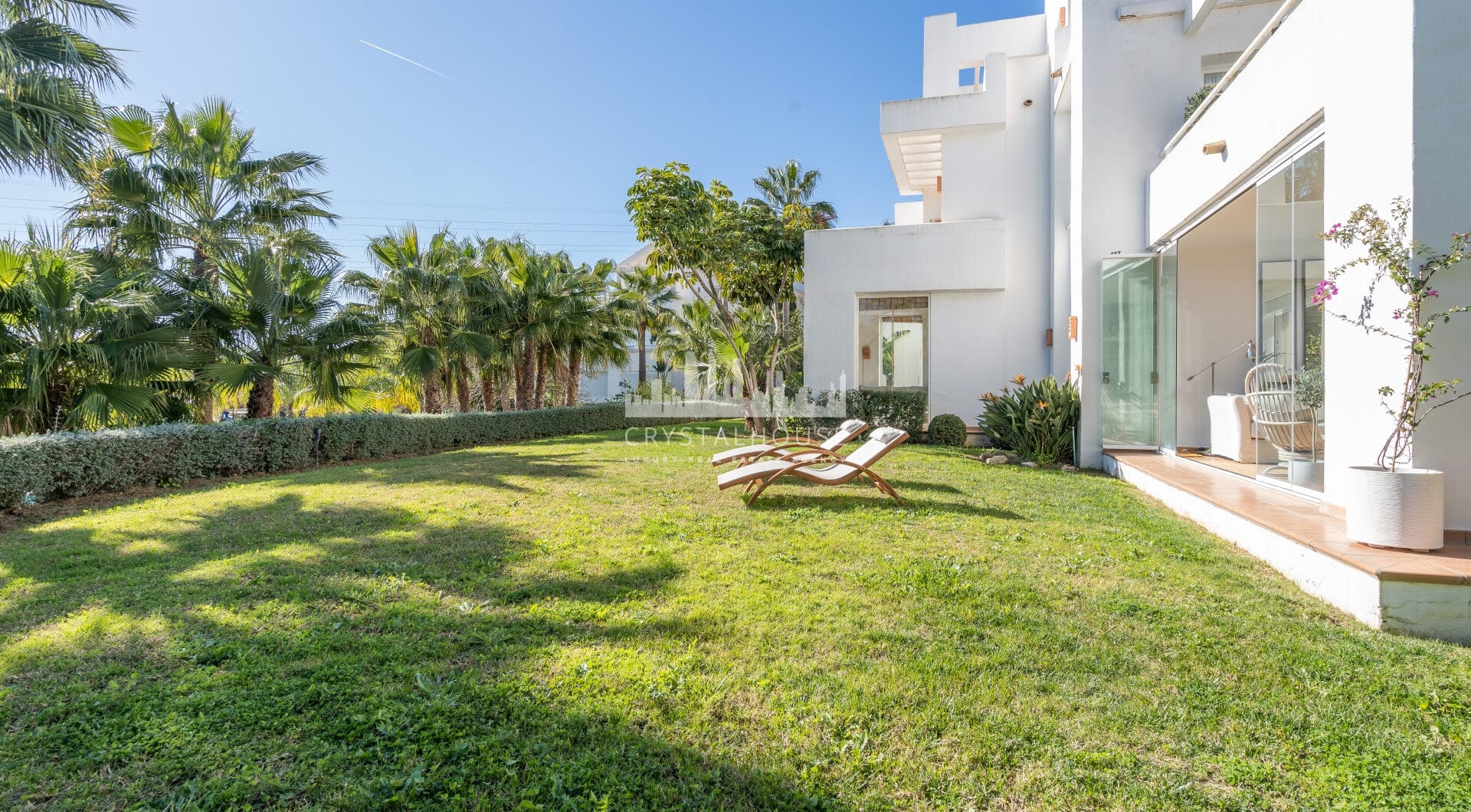 Beautiful new renovated apartment with a large garden in Alcazaba Lagoon