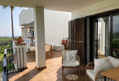 Frontline golf ground-floor apartment with stunning views in La Alcaidesa, near Sotogrande, Cadiz