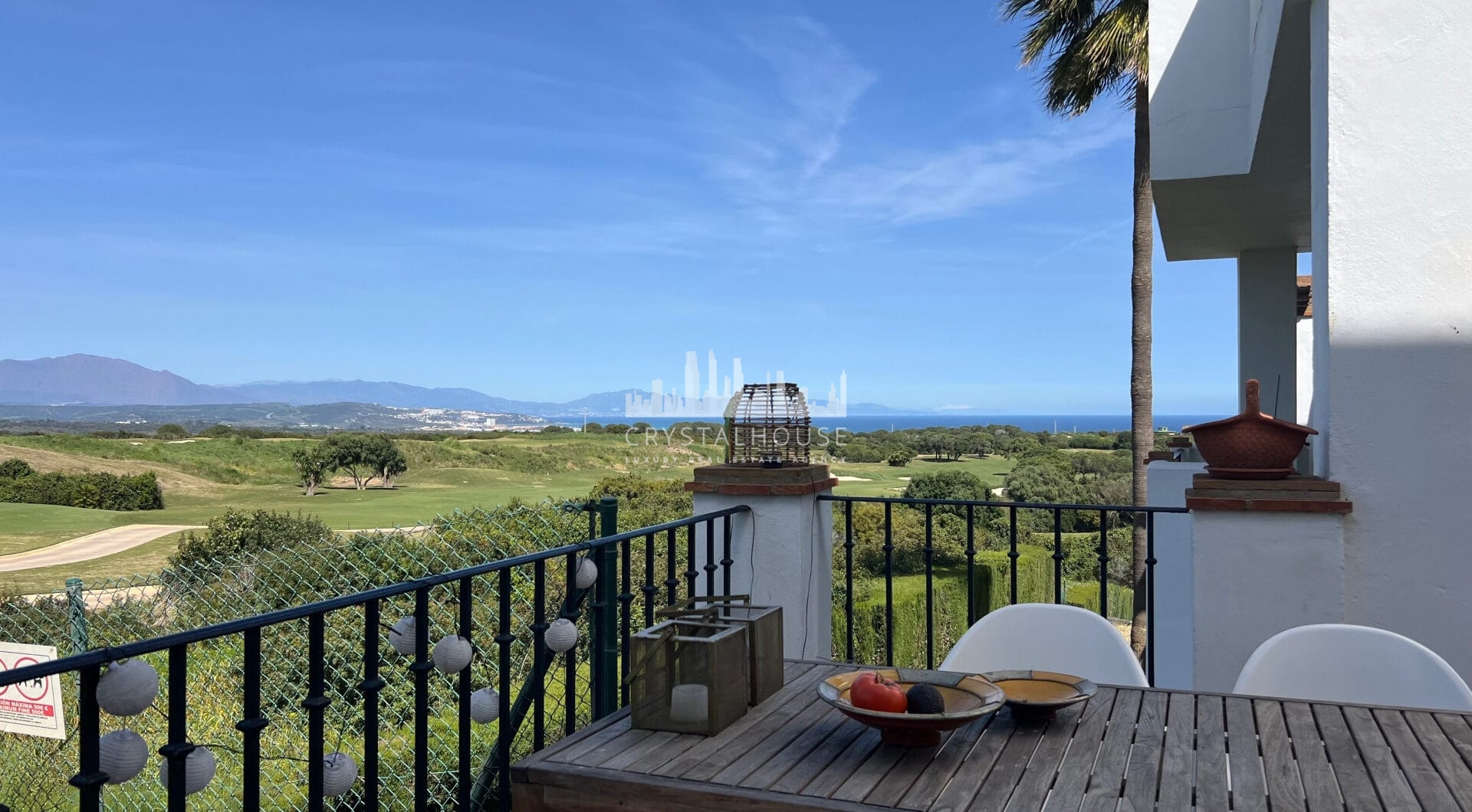 Frontline golf ground-floor apartment with stunning views in La Alcaidesa, near Sotogrande, Cadiz