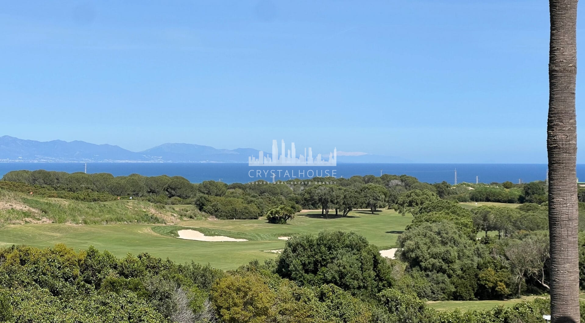 Frontline golf ground-floor apartment with stunning views in La Alcaidesa, near Sotogrande, Cadiz