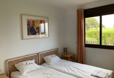 Frontline golf ground-floor apartment with stunning views in La Alcaidesa, near Sotogrande, Cadiz