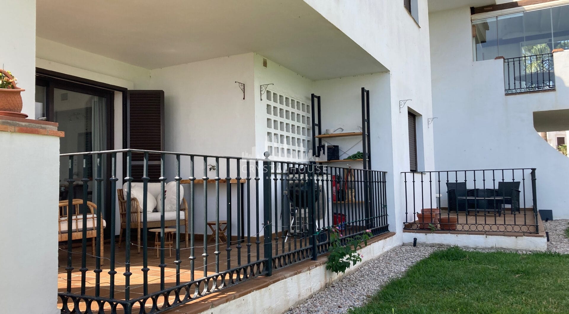 Frontline golf ground-floor apartment with stunning views in La Alcaidesa, near Sotogrande, Cadiz