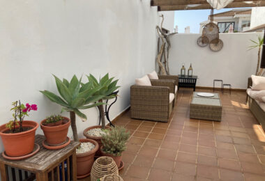 Frontline golf ground-floor apartment with stunning views in La Alcaidesa, near Sotogrande, Cadiz