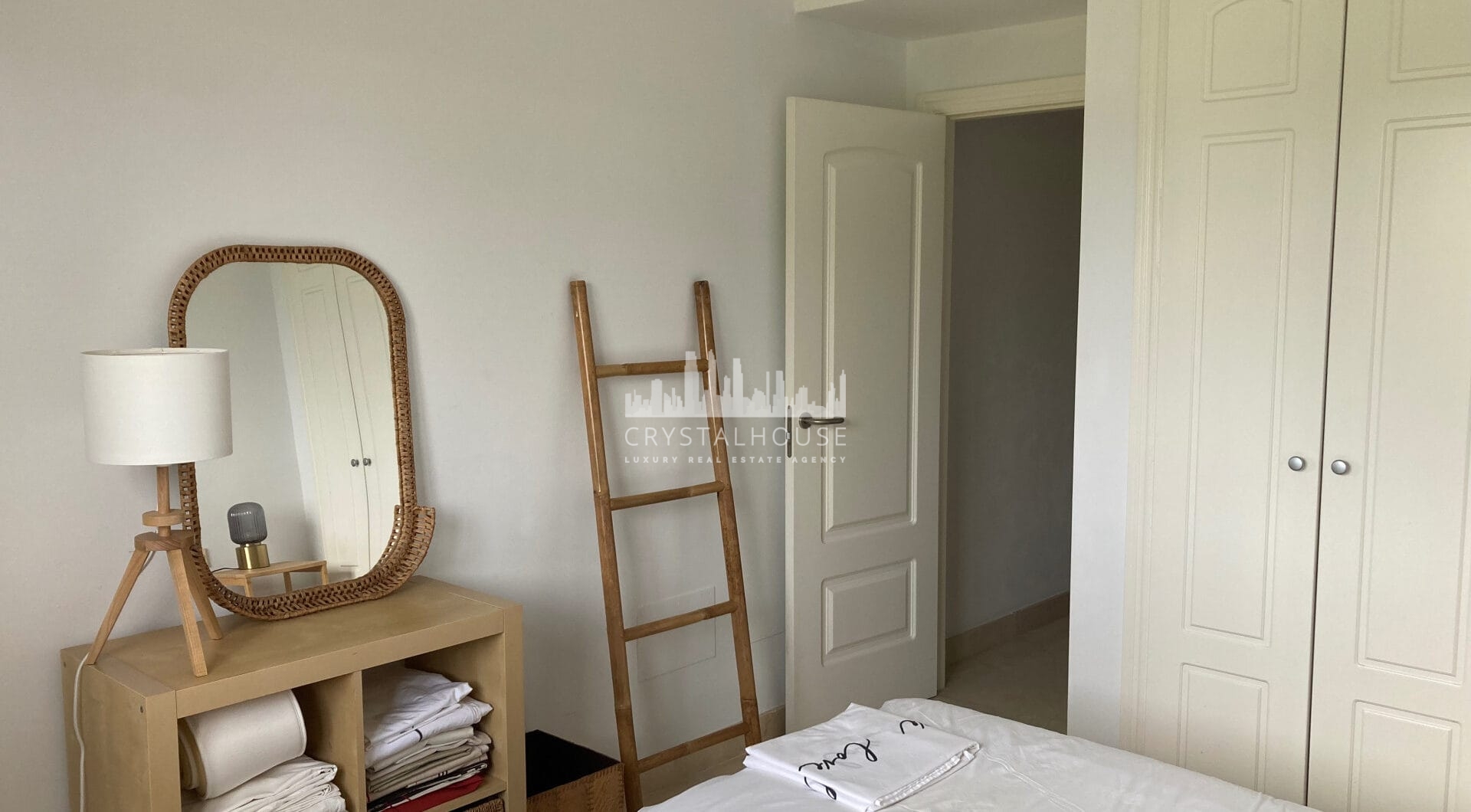 Frontline golf ground-floor apartment with stunning views in La Alcaidesa, near Sotogrande, Cadiz