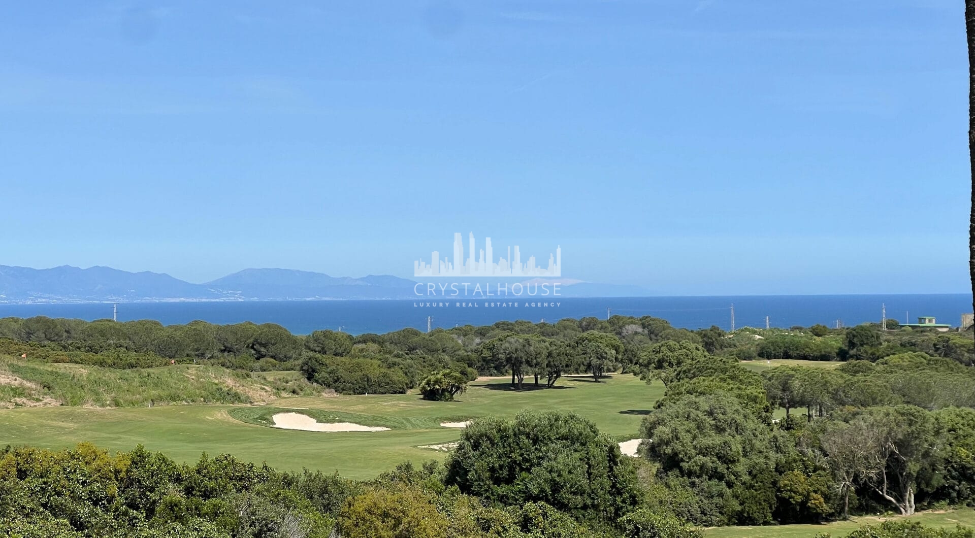 Frontline golf ground-floor apartment with stunning views in La Alcaidesa, near Sotogrande, Cadiz