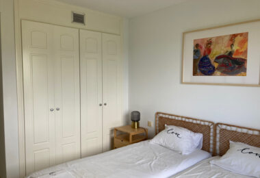 Frontline golf ground-floor apartment with stunning views in La Alcaidesa, near Sotogrande, Cadiz