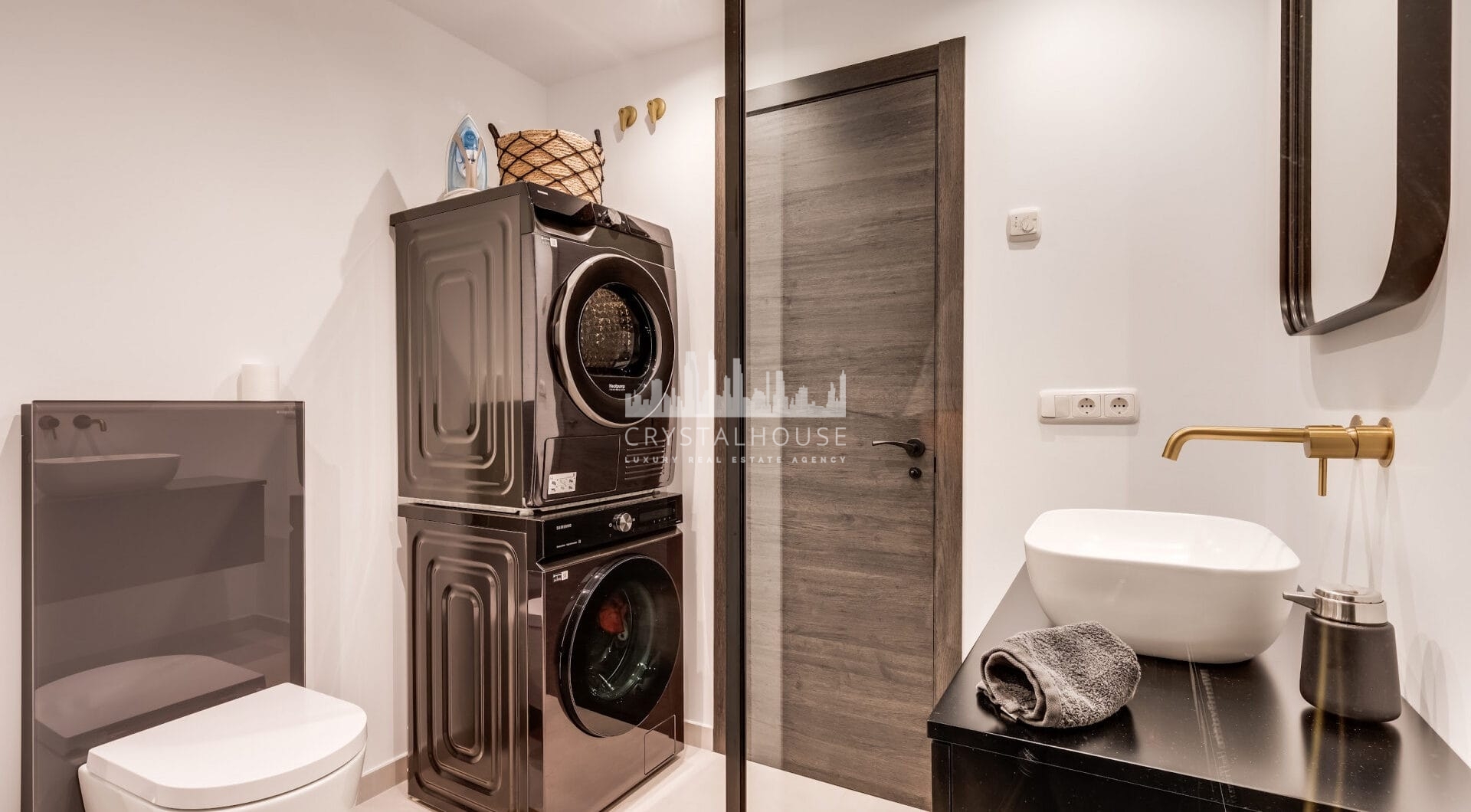 Luxury 3-Bedroom Apartment with Stunning Mediterranean Views