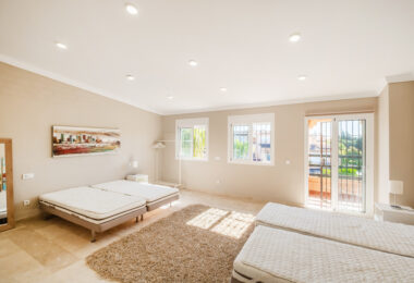Spacious Townhouse in Oasis de Nagüeles with 4 Bedrooms and Garage – Potential for 5th Bedroom