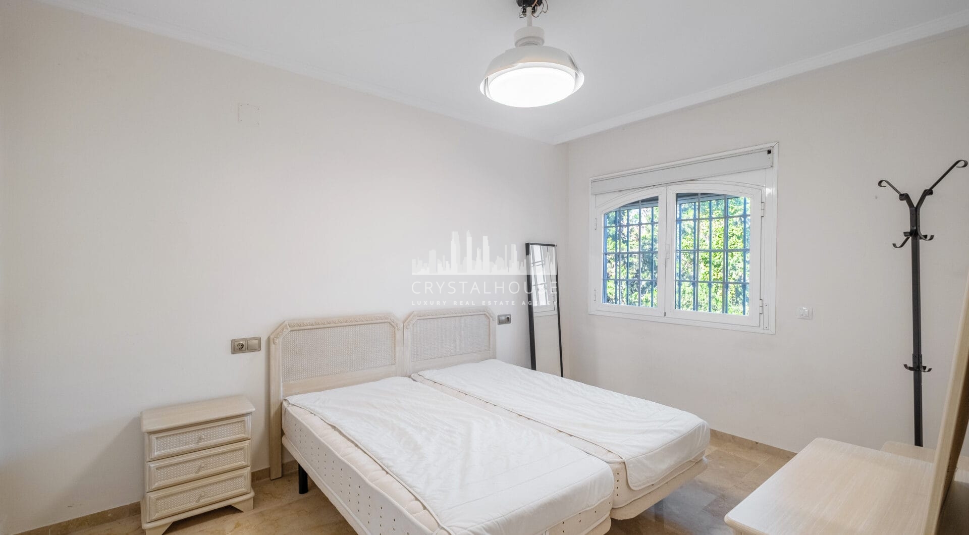Spacious Townhouse in Oasis de Nagüeles with 4 Bedrooms and Garage – Potential for 5th Bedroom