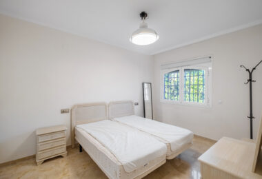 Spacious Townhouse in Oasis de Nagüeles with 4 Bedrooms and Garage – Potential for 5th Bedroom