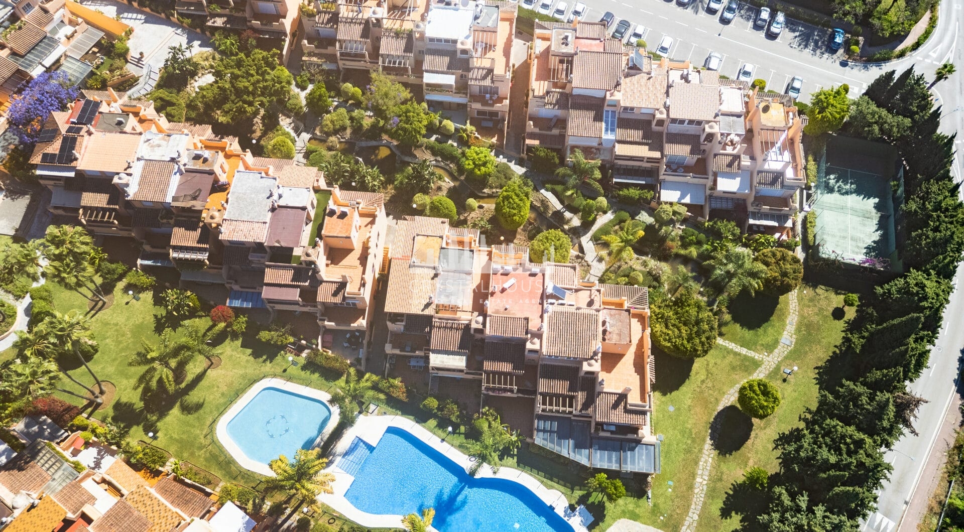 Spacious Townhouse in Oasis de Nagüeles with 4 Bedrooms and Garage – Potential for 5th Bedroom