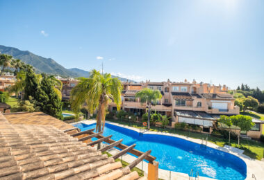 Spacious Townhouse in Oasis de Nagüeles with 4 Bedrooms and Garage – Potential for 5th Bedroom