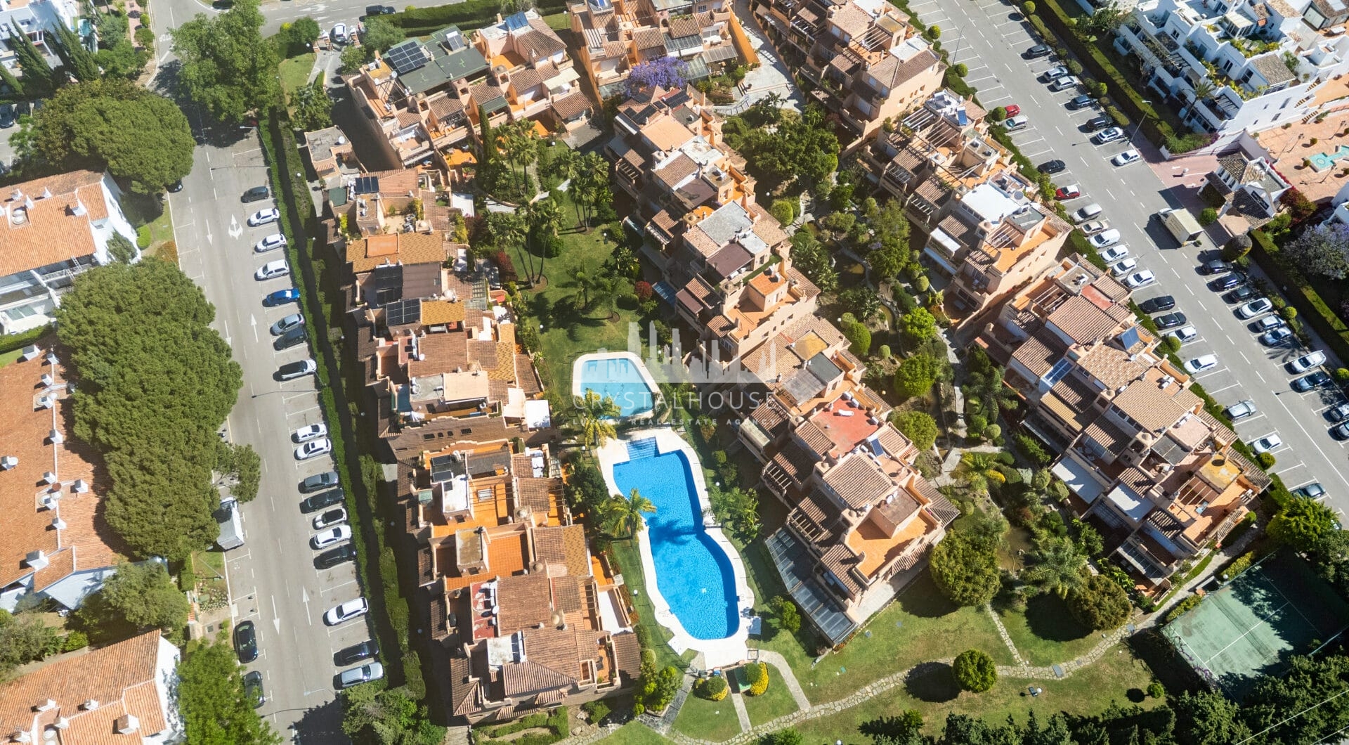Spacious Townhouse in Oasis de Nagüeles with 4 Bedrooms and Garage – Potential for 5th Bedroom