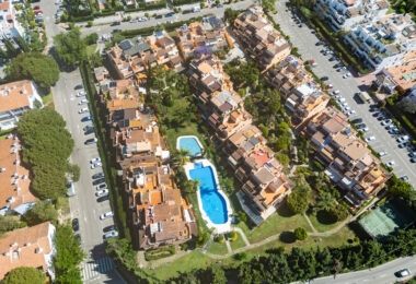 Spacious Townhouse in Oasis de Nagüeles with 4 Bedrooms and Garage – Potential for 5th Bedroom