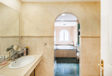 Spacious Townhouse in Oasis de Nagüeles with 4 Bedrooms and Garage – Potential for 5th Bedroom