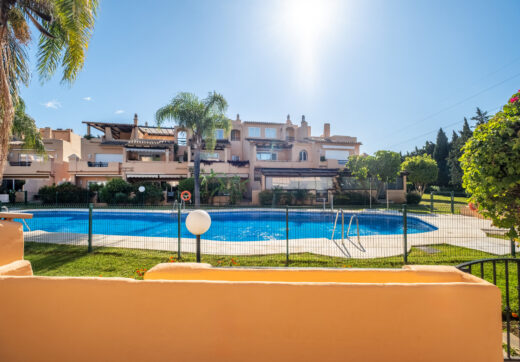 Spacious Townhouse in Oasis de Nagüeles with 4 Bedrooms and Garage – Potential for 5th Bedroom
