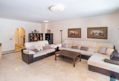 Spacious Townhouse in Oasis de Nagüeles with 4 Bedrooms and Garage – Potential for 5th Bedroom