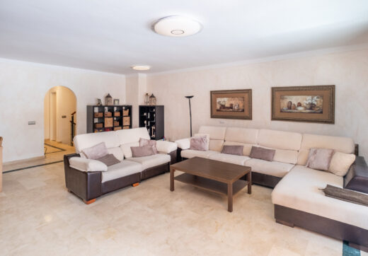 Spacious Townhouse in Oasis de Nagüeles with 4 Bedrooms and Garage – Potential for 5th Bedroom