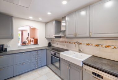 Spacious Townhouse in Oasis de Nagüeles with 4 Bedrooms and Garage – Potential for 5th Bedroom
