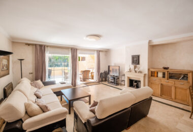 Spacious Townhouse in Oasis de Nagüeles with 4 Bedrooms and Garage – Potential for 5th Bedroom
