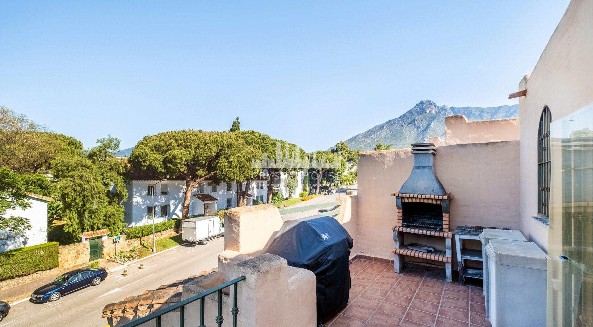 Spacious Townhouse in Oasis de Nagüeles with 4 Bedrooms and Garage – Potential for 5th Bedroom