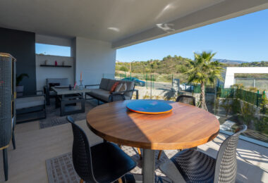 Brand New Modern Apartment with Top Amenities in Selwo Estepona