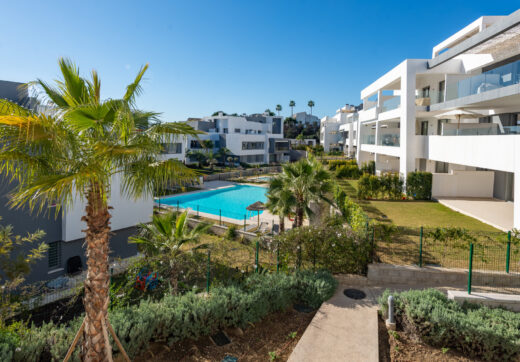 Brand New Modern Apartment with Top Amenities in Selwo Estepona