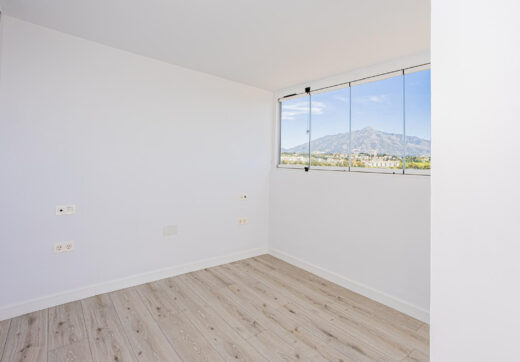 Renovated apartment with terrace and views, minutes from the beach in San Pedro.
