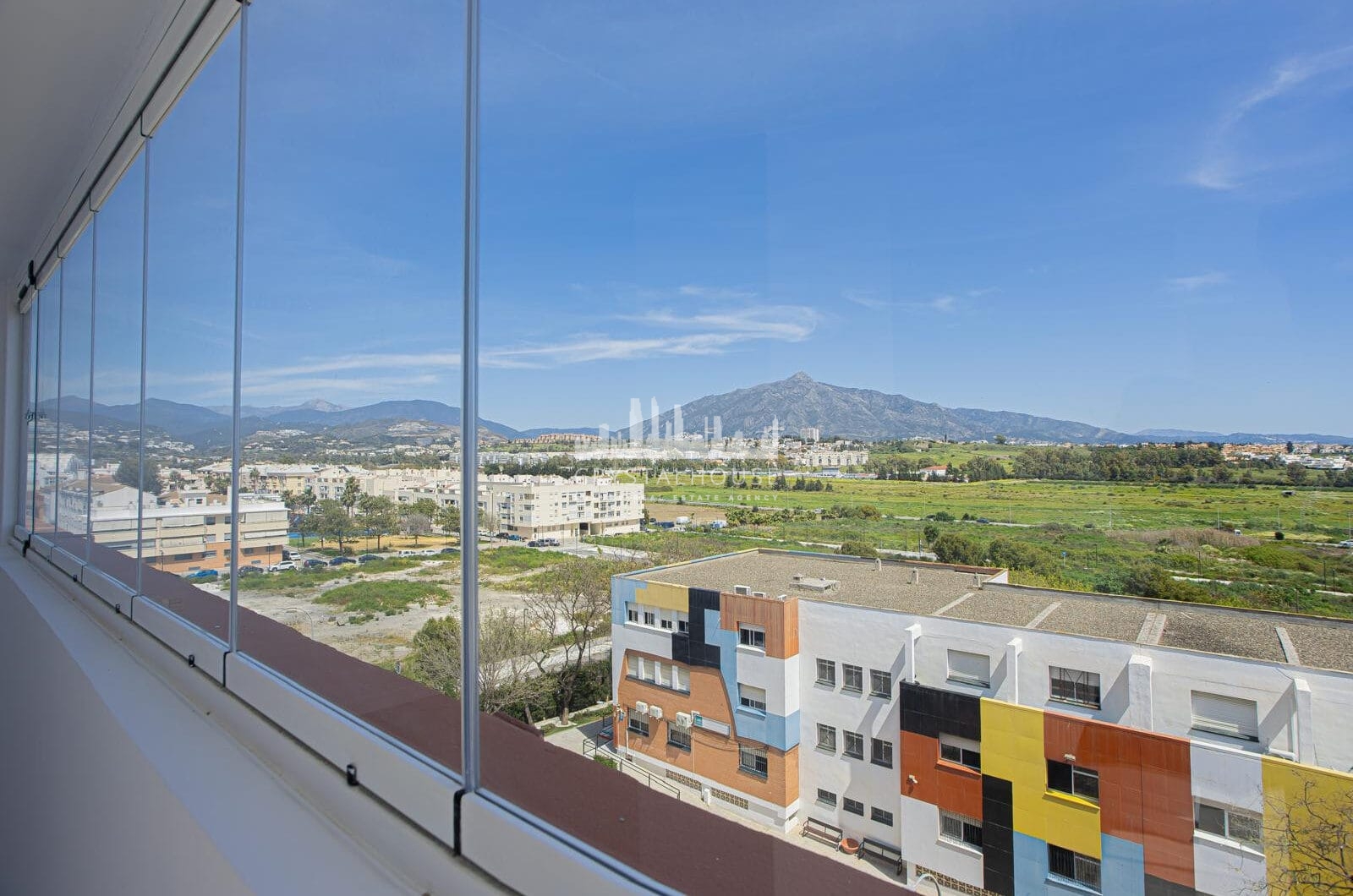 Renovated apartment with terrace and views, minutes from the beach in San Pedro.
