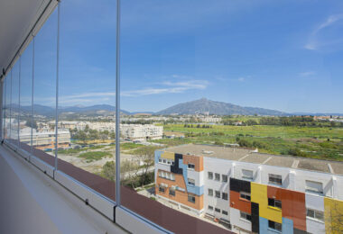 Renovated apartment with terrace and views, minutes from the beach in San Pedro.