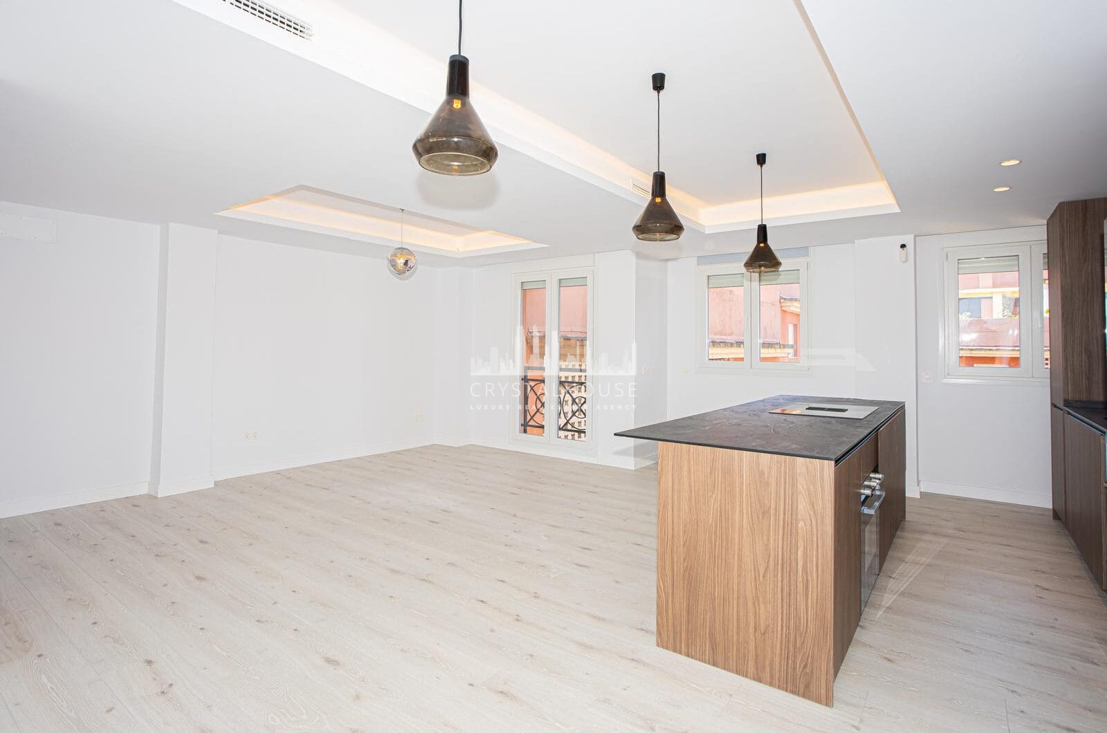 Renovated apartment with terrace and views, minutes from the beach in San Pedro.