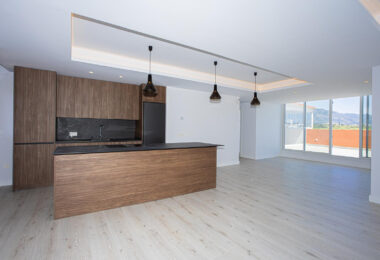 Renovated apartment with terrace and views, minutes from the beach in San Pedro.