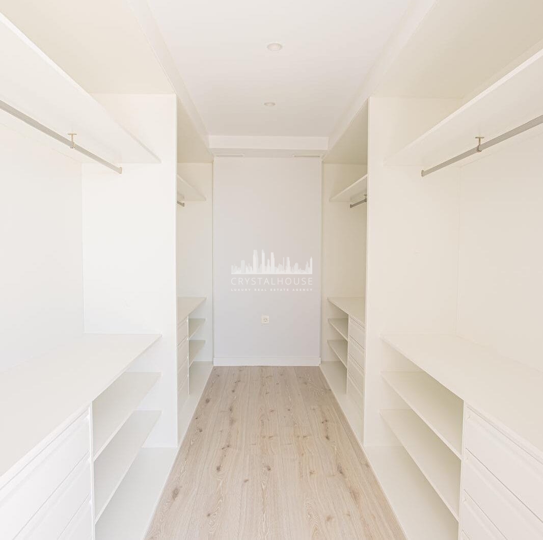 Renovated apartment with terrace and views, minutes from the beach in San Pedro.