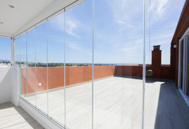 Renovated apartment with terrace and views, minutes from the beach in San Pedro.