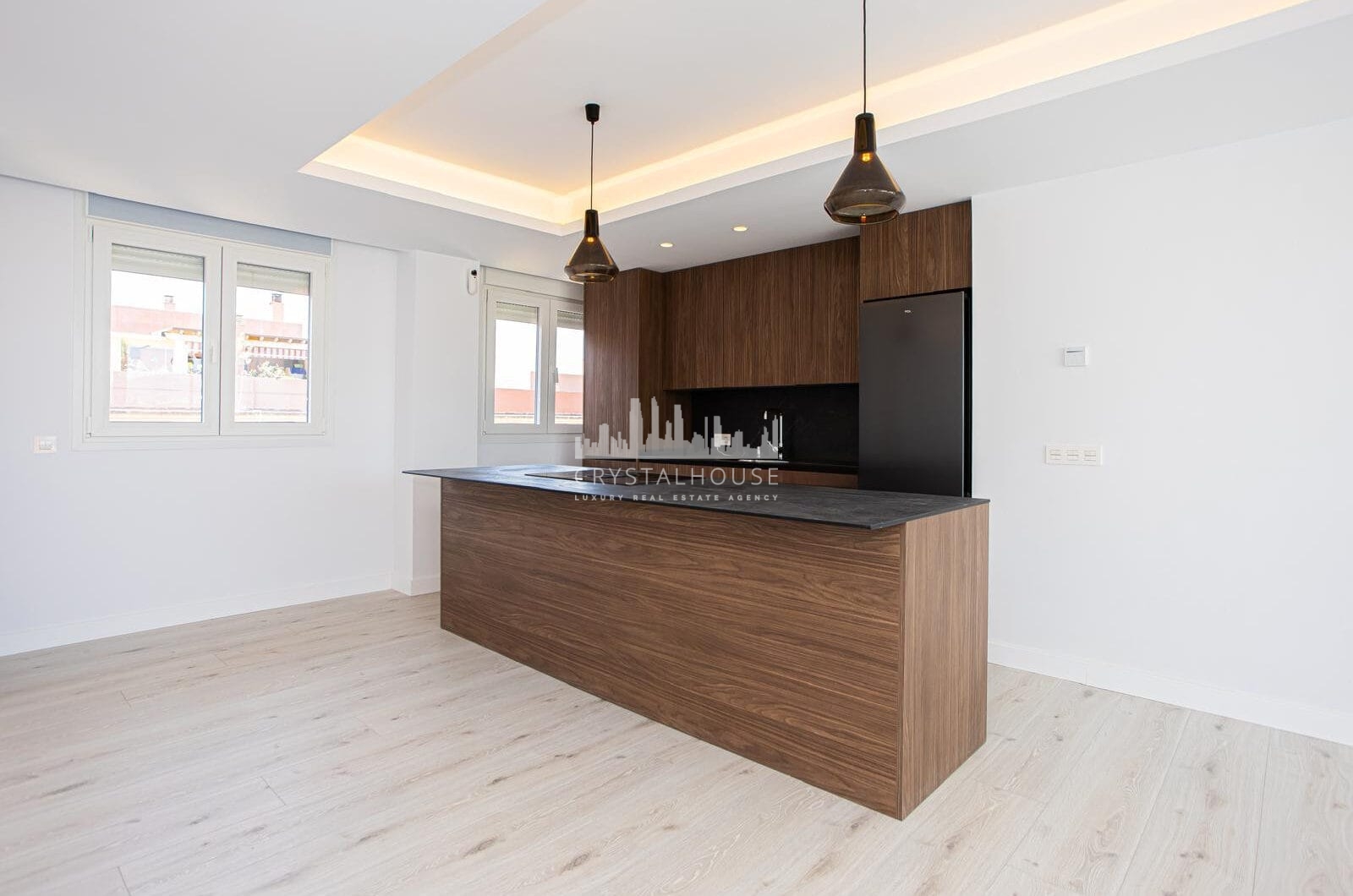 Renovated apartment with terrace and views, minutes from the beach in San Pedro.
