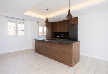 Renovated apartment with terrace and views, minutes from the beach in San Pedro.