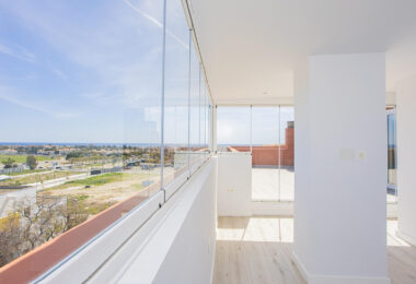 Renovated apartment with terrace and views, minutes from the beach in San Pedro.