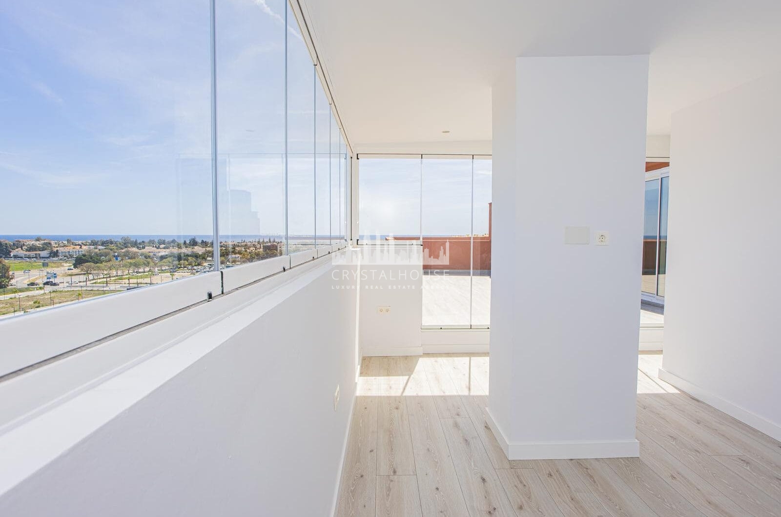 Renovated apartment with terrace and views, minutes from the beach in San Pedro.
