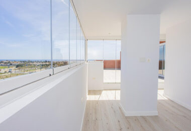 Renovated apartment with terrace and views, minutes from the beach in San Pedro.