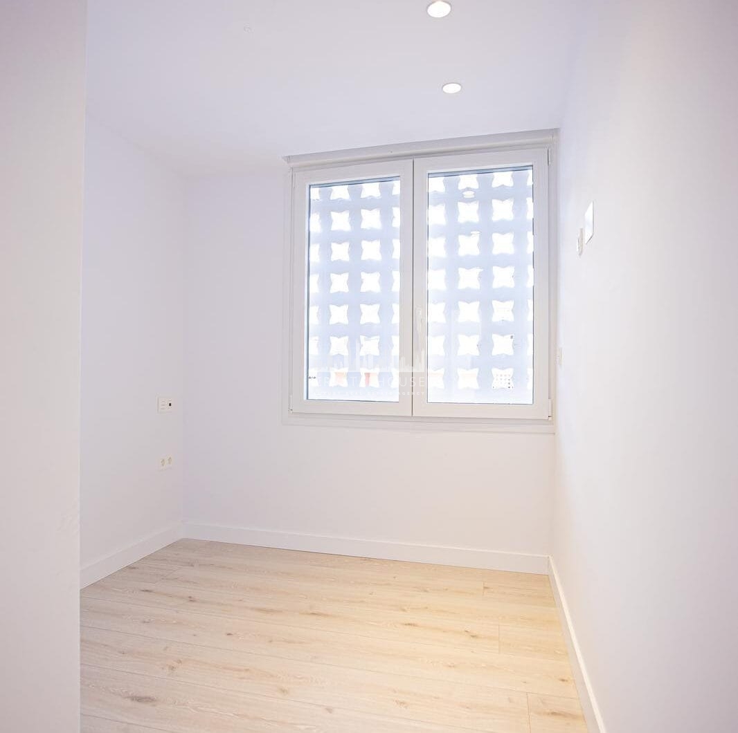 Renovated apartment with terrace and views, minutes from the beach in San Pedro.