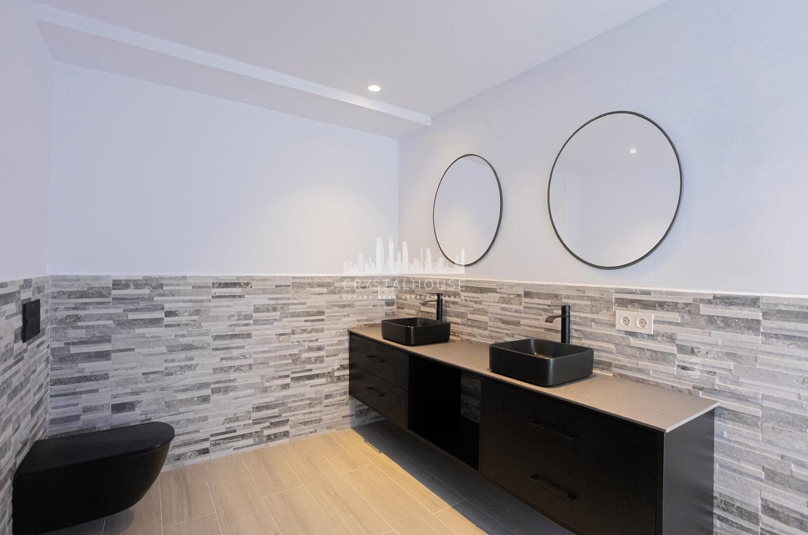 Renovated apartment with terrace and views, minutes from the beach in San Pedro.